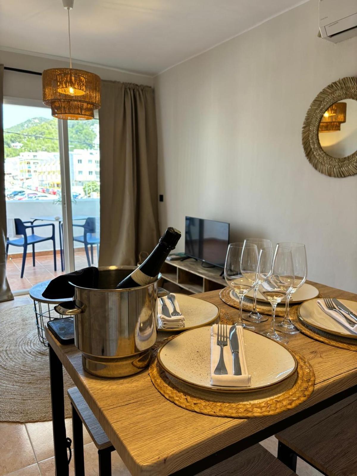 Apartamentos Ses Veles Cala Llonga  Room photo