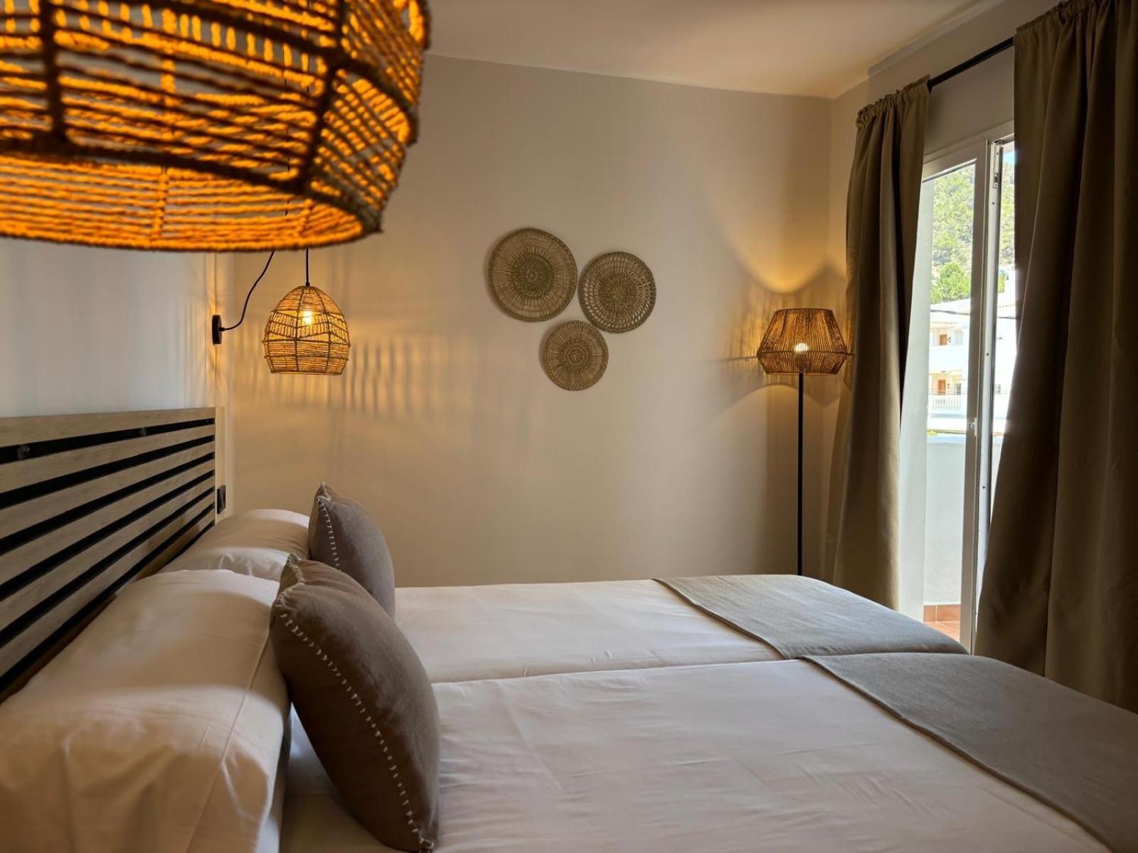 Apartamentos Ses Veles Cala Llonga  Room photo