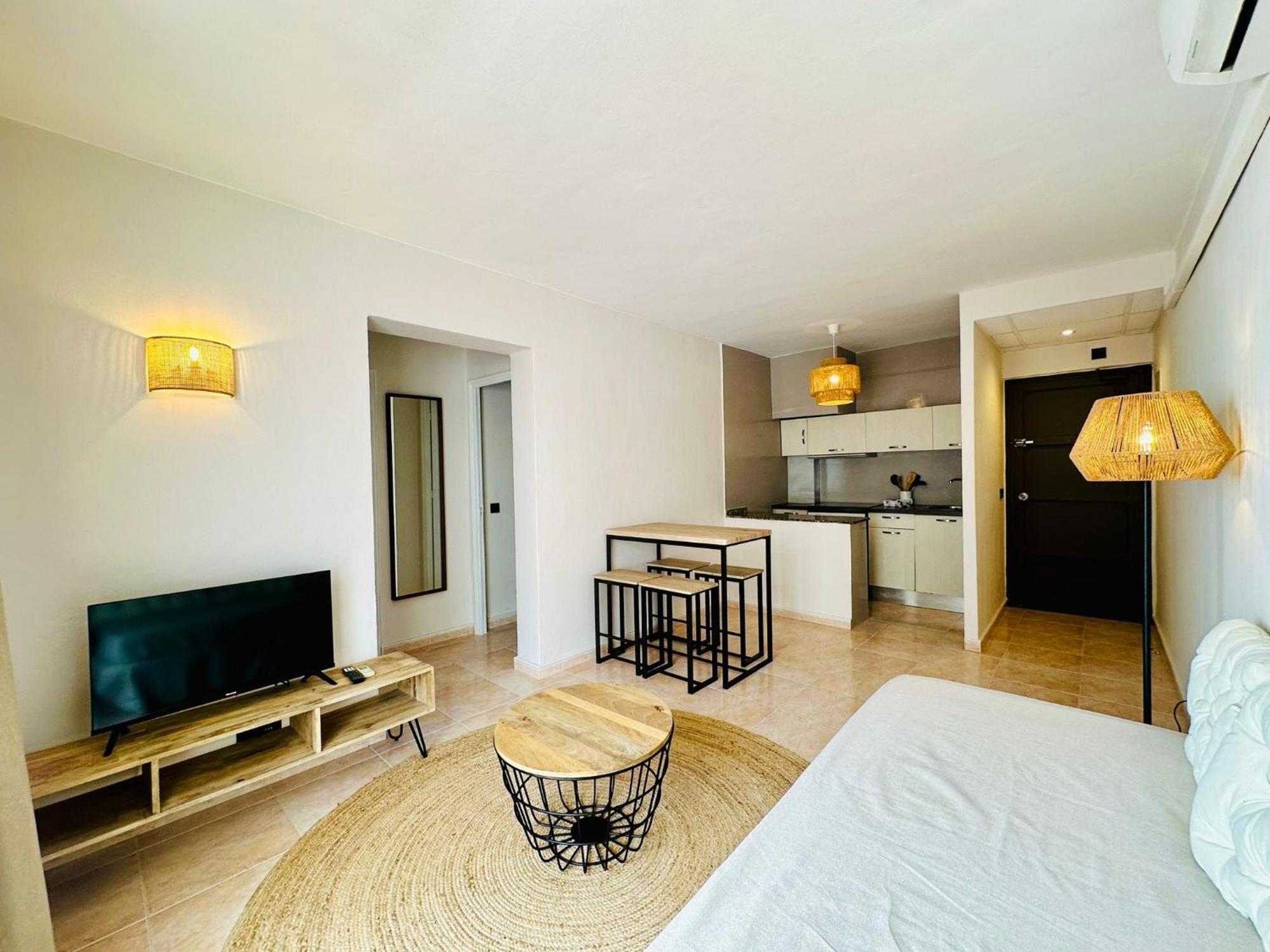 Apartamentos Ses Veles Cala Llonga  Exterior photo